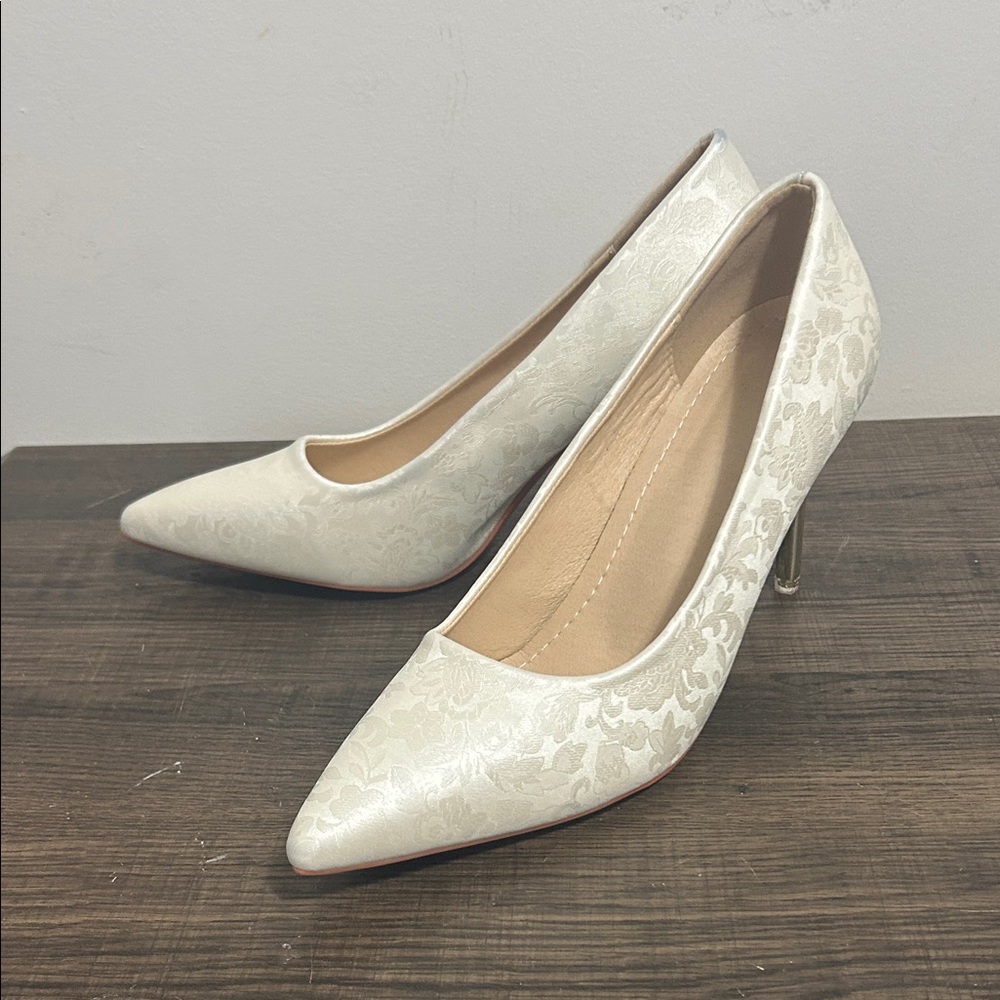 Elegant White Women's Pumps - Picture 2 of 6